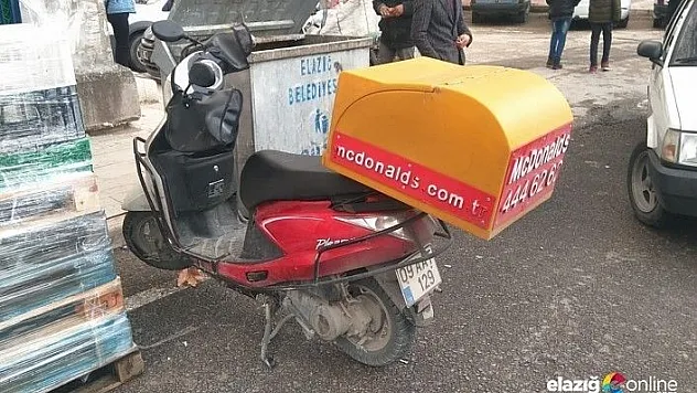 Motosiklet ile otomobil çarpıştı:1 yaralı