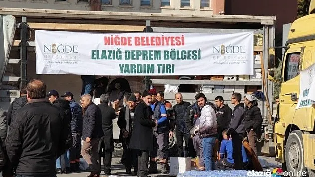 Niğde'den deprem bölgesine 8 tır yardım