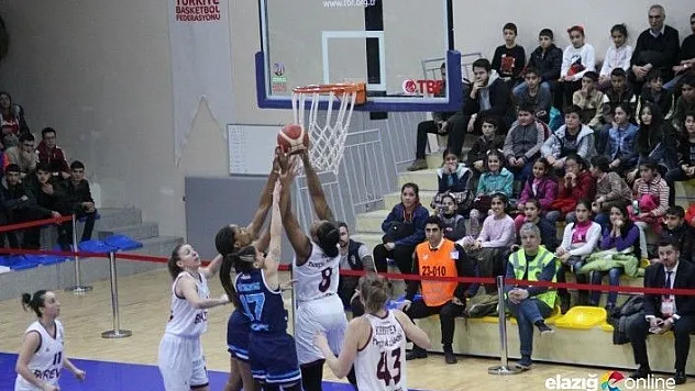 Periler İzmit Belediyespor'a mağlup oldu