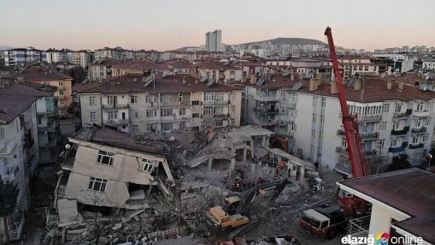 Süren enkaz çalışmaları havadan görüntülendi