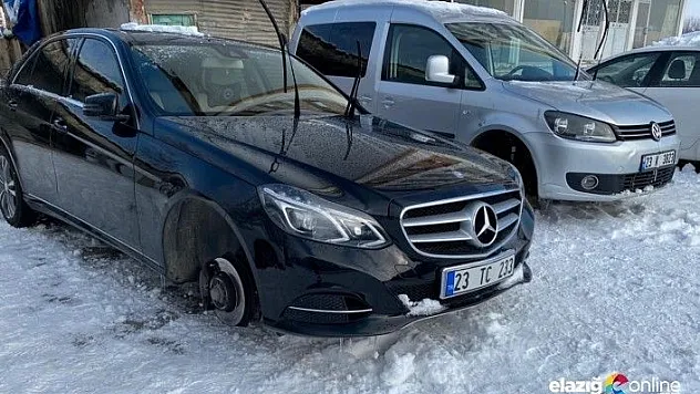 Meclis üyesine ait 2 aracın 7 lastiği çalındı