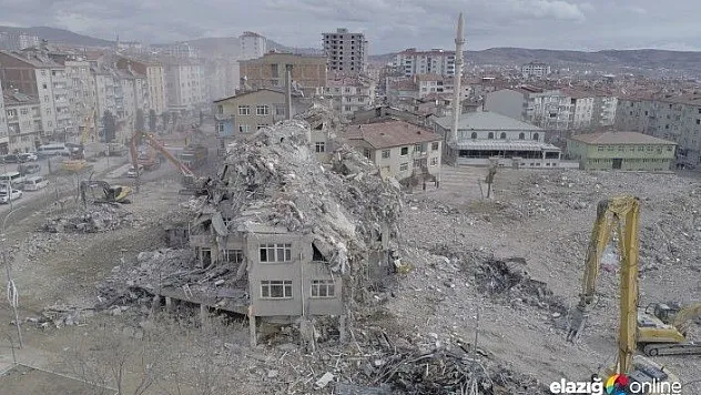 Ağır hasarlı binalardan hurda alma eylemleri yasaklandı