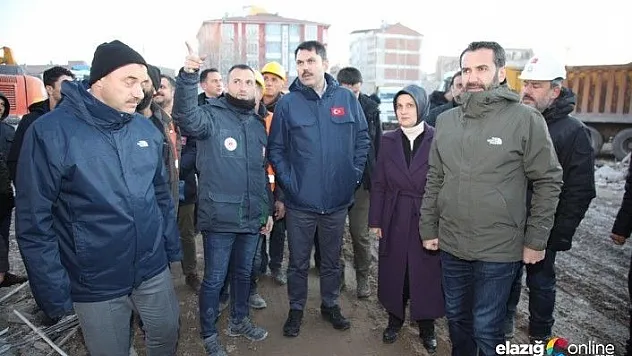Bakan Kurum deprem bölgesinde incelemelerde bulundu