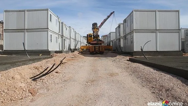 Çift katlı konteyner kentte kurulumlarda son aşamaya gelindi