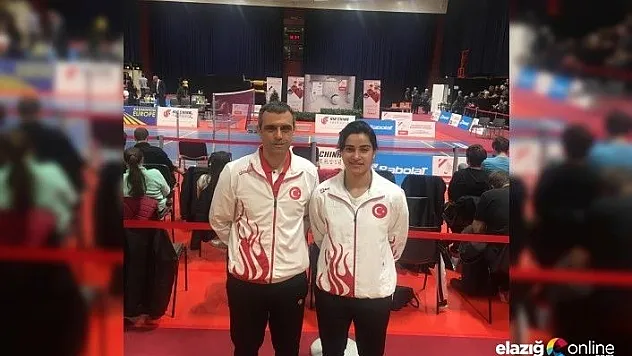 Depremde evi yıkıldı ama o yıkılmadı