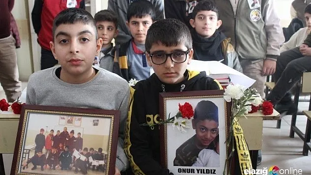 Depremde yaşamını yitiren Onur'a yazılan şiir herkesi ağlattı