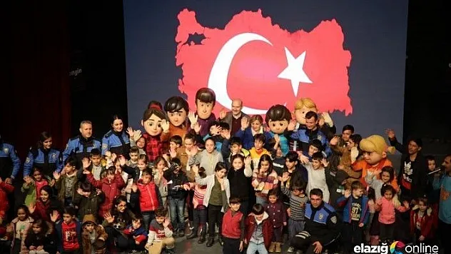 Depremzede çocuklar, Rafadan Tayfa ekibiyle doyasıya eğlendi