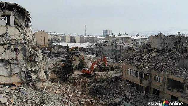 Elazığ'da depremin yaraları sarılıyor