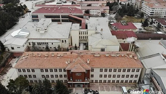 Eski hastane depremzedelere ev oldu