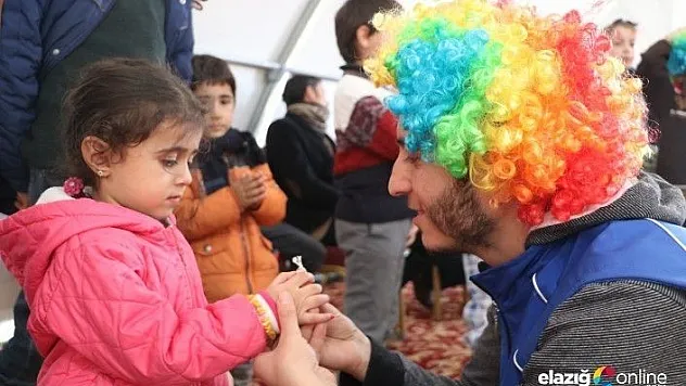 Okulların açılmasına yakın çadır kentlerde yaşam sürüyor