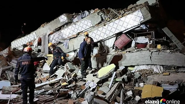 Yağmurdan Kaçarken, Doluya Tutulmak Bu Olsa Gerek