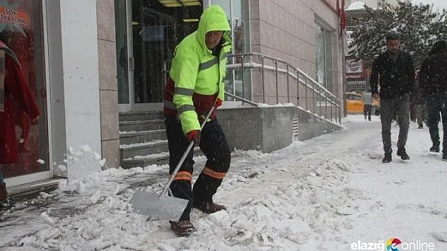 Yoğun kar nedeniyle hamile ve engellilere idari izin