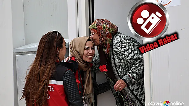 76 yaşındaki depremzede Naciye teyzeye Kadınlar Günü sürprizi
