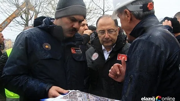 Bakan Kurum, Elazığ'da incelemelerde bulundu