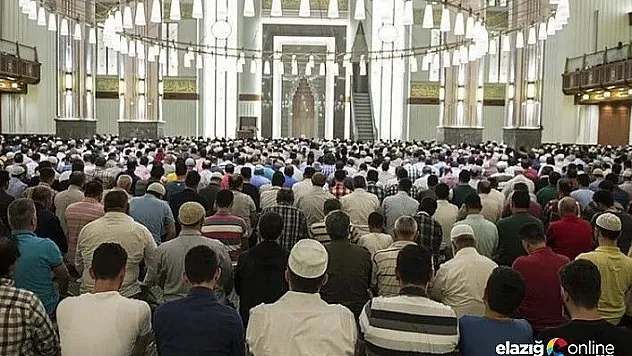 Cuma namazı kılınacak mı? Diyanet noktayı koydu