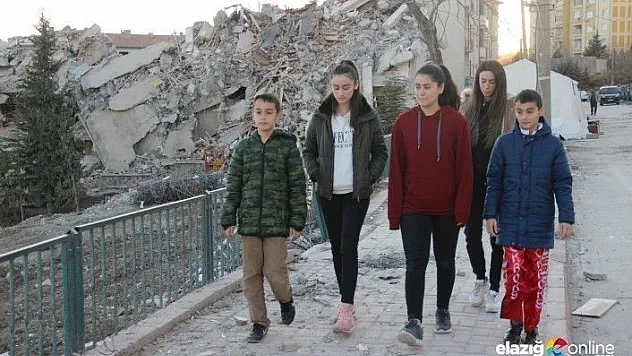 Depremin evsiz bıraktığı sporcu kardeşler, yeni madalyalar için antrenmanı bırakmıyor