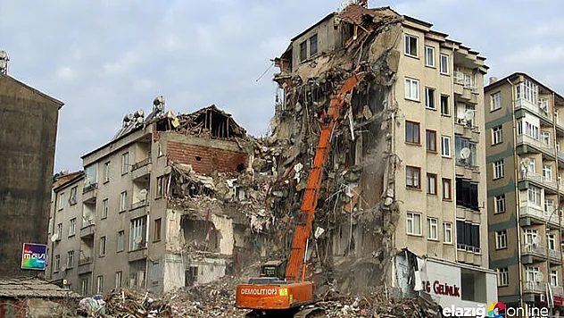Elazığ'da hasarlı binaların yıkımı için ihale yapılacağı bildirildi