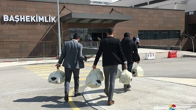 Elazığlı esnaftan, sağlık çalışanlarına moral tatlısı