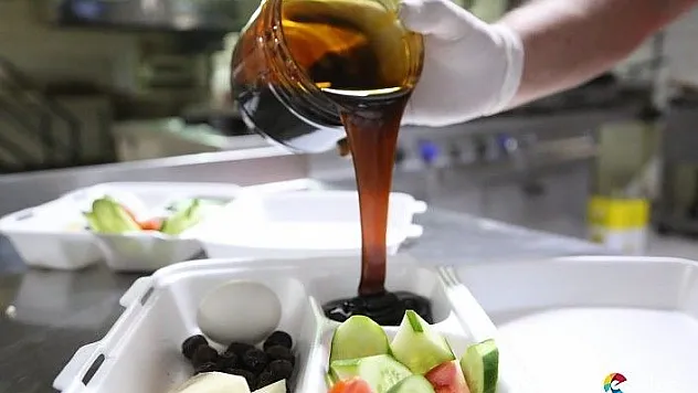 80 yaşındaki Menşure teyze önerdi, dut pekmezi kahvaltı menüsüne girdi