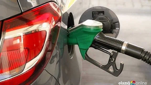 Bu gece yarısı itibarıyla geçerli olmak üzere benzin ve motorine zam