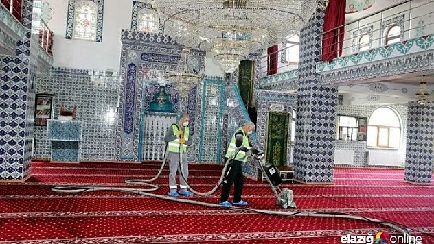 Elazığ Belediyesi hijyen ve dezenfeksiyon da işi sıkı tutuyor