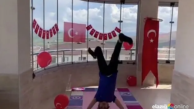 Elazığ'da çocuk ve gençler evde spor yapıyor