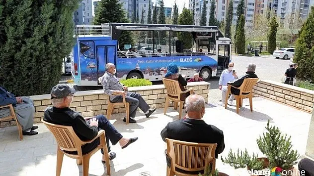 Gakgobüs bugün huzur evi sakinlerinin yanındaydı