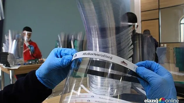 İpekyolu faaliyetlerine maske üreterek başladı