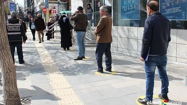 Yoğunluk yaşanan banka ve ATM önlerine özel tedbir