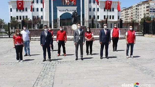 19 Mayıs çelenk sunumu