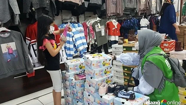 Elazığ'da 400 çocuğa bayramlık hediye edildi