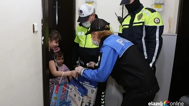 'Evdeyim Ama Trafik Kuralları Aklımda"