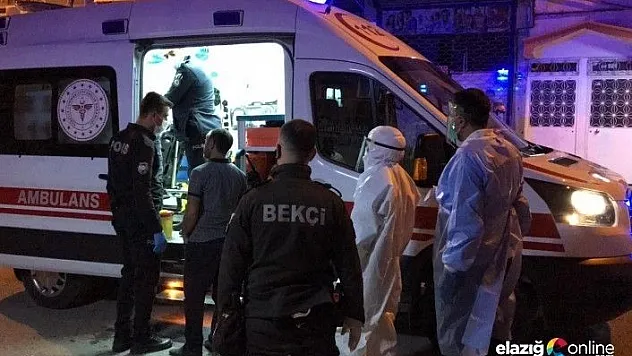 Korona şüphelisi evinden çıktı, polis yakalayıp hastaneye götürdü