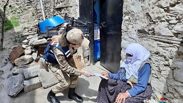 Mehmetçik, 65 yaş üstüne vefa hizmetini sürdürüyor