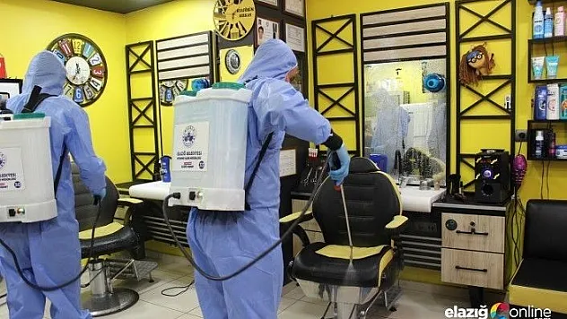 Randevu listeleri dolan berberler dezenfekte edildi, açılmayı bekliyor