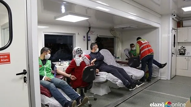 Suriye ve Afganlı vatandaşlardan Türk Kızılayı'na kan bağışı desteği