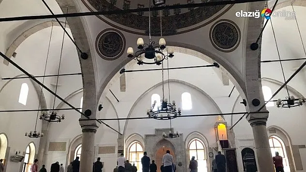 558 yıllık Sarahatun Camii'nde Yeniden Cuma Namazı Kılındı