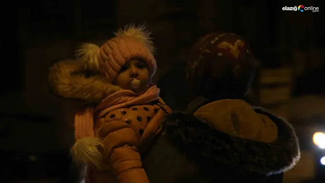 7.4'lük depremi hisseden Elazığlılar korku dolu anları anlattı