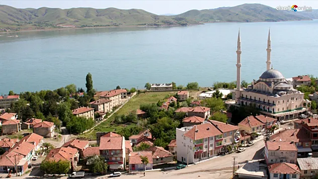 Adını dağlardan, ruhunu gölden aldı: Sivrice mi, Hazar mı?