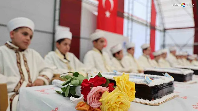 Elazığ'da 22 Hafız İçin Duygusal Tören: Altınçevre Kur'an Kursu'ndan Anlamlı Etkinlik!