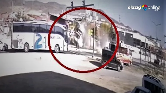 Ambulansın takla atma anı kameraya böyle yansıdı