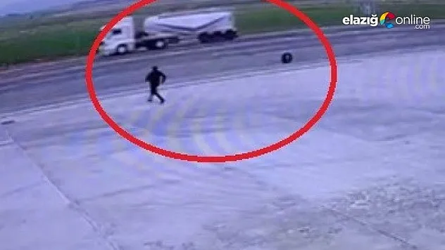 Anayolda kamyonetten teker fırladı, o anlar güvenlik kamerasına yansıdı