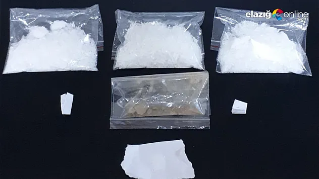 Araç direksiyonuna gizlenmiş uyuşturucu ele geçirildi