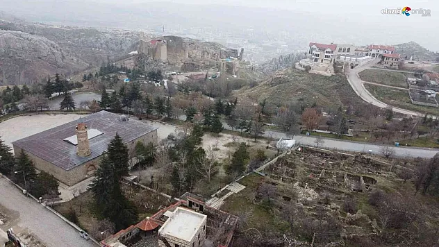 Aynı dönem, iki zıt görüntü