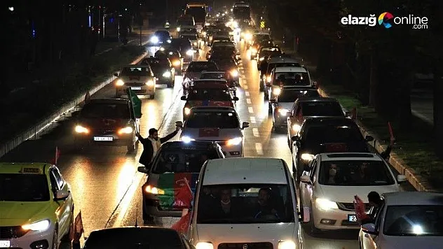 Azerbaycan için bin araçlık zafer konvoyu düzenlendi