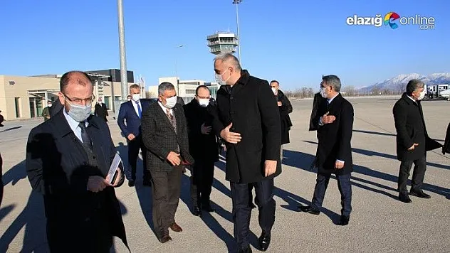 Bakan Ersoy Elazığ'dan Tunceli'ye geçti