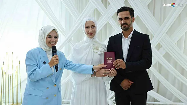 Bakan Göktaş, genç çiftin nikah şahidi oldu