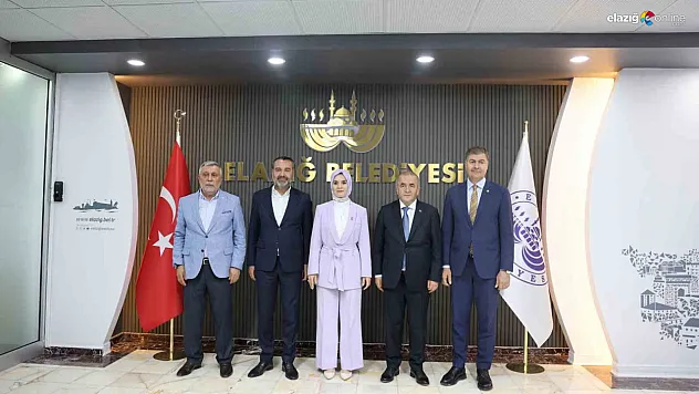 Bakan Göktaş Elazığ'da Kadınlar İçin Sahada: Belediye ve Parti Temsilcileriyle Görüştü!