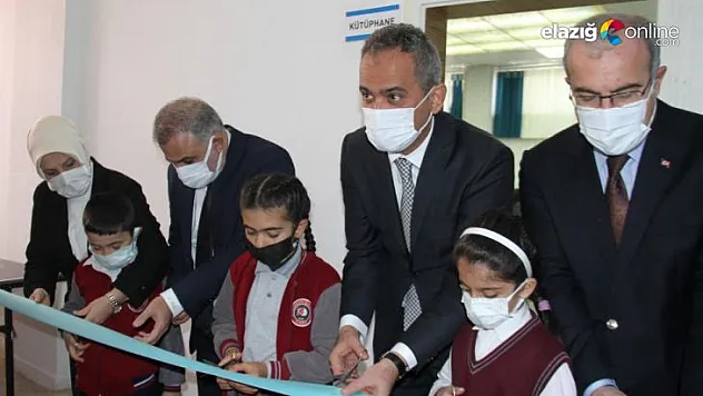 Bakan Özer'den kütüphane açılışı