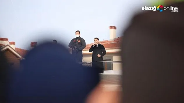 Bakan Soylu ve Kurum deprem konutları anahtar teslim törenine katıldı